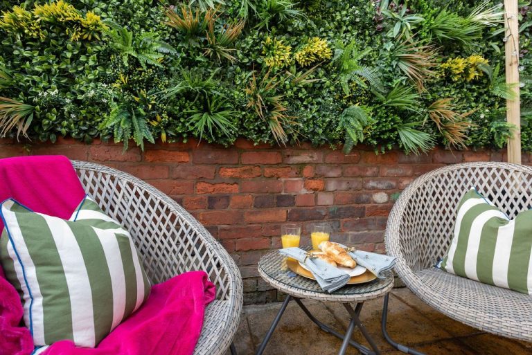 Ludlow holiday rental with outside space. Self catering cottage in Shropshire for short breaks and weekend getaways.