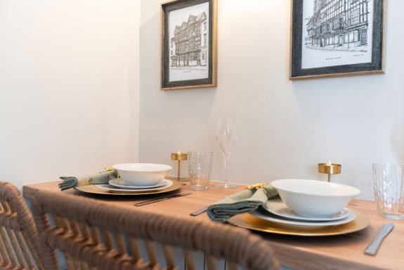 The Hive holiday home for let in Ludlow, Shropshire. Ideal for couples and single travellers on short breaks and weekend getaways.